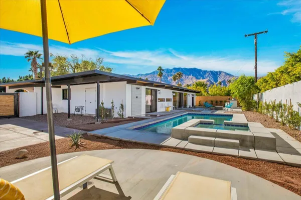 $950,000 | 2788 East Via Escuela, Palm Springs, CA 92262