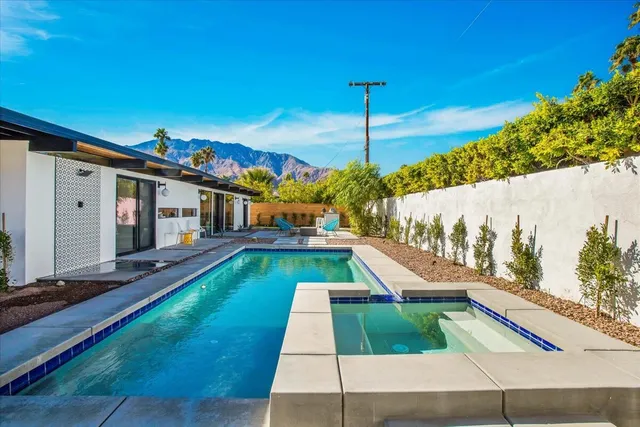 $950,000 | 2788 East Via Escuela, Palm Springs, CA 92262