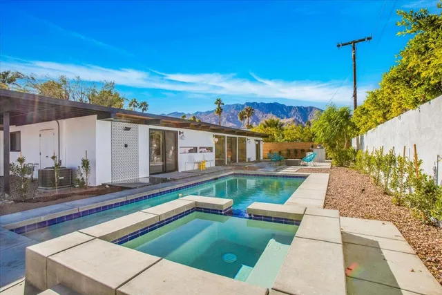 $950,000 | 2788 East Via Escuela, Palm Springs, CA 92262