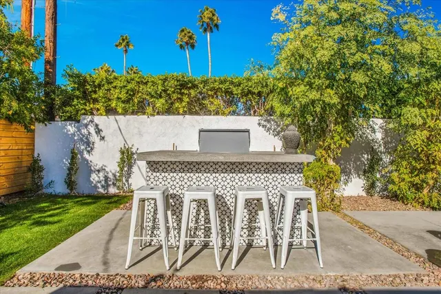 $950,000 | 2788 East Via Escuela, Palm Springs, CA 92262