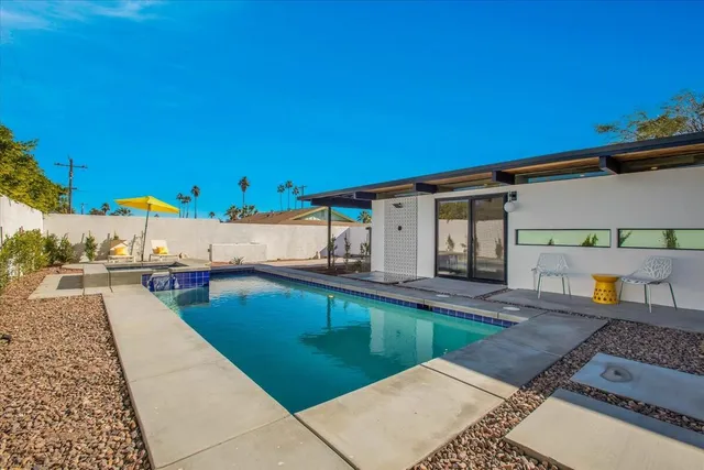 $950,000 | 2788 East Via Escuela, Palm Springs, CA 92262
