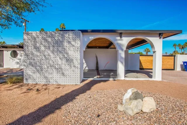 $950,000 | 2788 East Via Escuela, Palm Springs, CA 92262