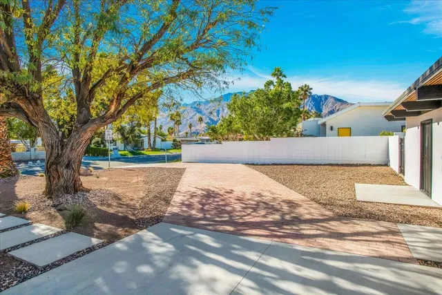 $950,000 | 2788 East Via Escuela, Palm Springs, CA 92262
