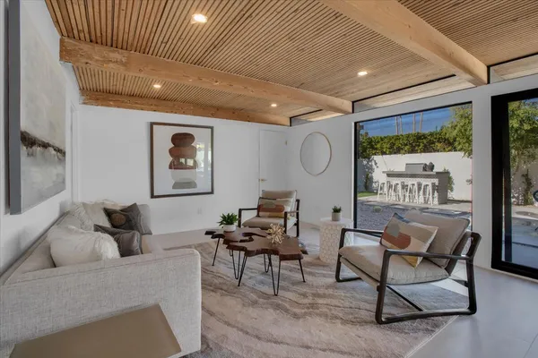$950,000 | 2788 East Via Escuela, Palm Springs, CA 92262
