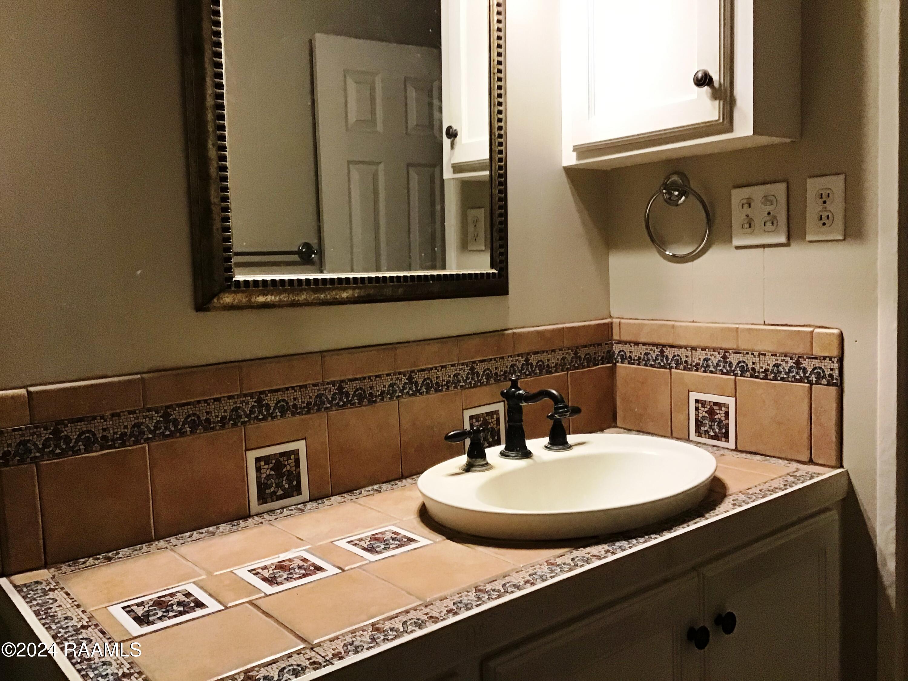 108 Avalon Street Lafayette, LA 70508 - Photo 8 of 8 Bathroom