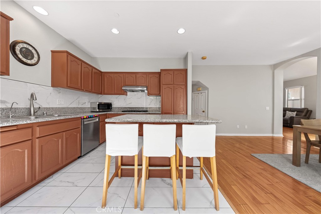 2626 West Ball Road, Unit J2 Anaheim, CA 92804 - Photo 11 of 46 Gallery Image 11