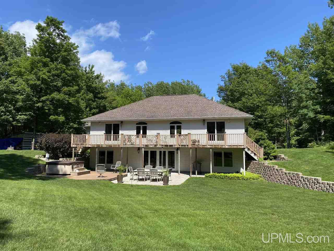 154 Lakeside Road Manistique, MI 49854 - Photo 2 of 55 Gallery Image 2
