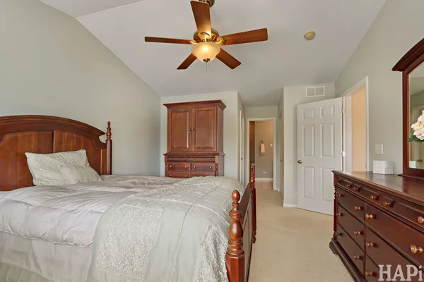 $300,000 | 1167 North Oakwood Drive, Unit 323, Fox Lake, IL 60020