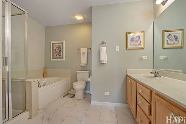 $300,000 | 1167 North Oakwood Drive, Unit 323, Fox Lake, IL 60020