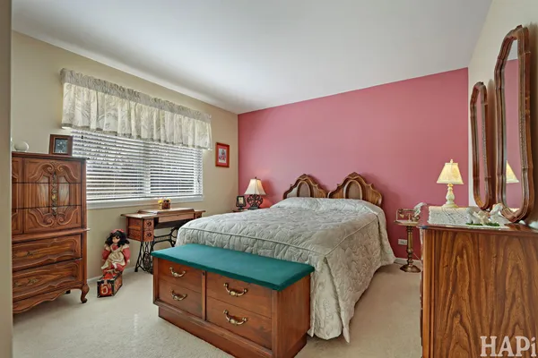 $300,000 | 1167 North Oakwood Drive, Unit 323, Fox Lake, IL 60020