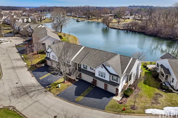 $300,000 | 1167 North Oakwood Drive, Unit 323, Fox Lake, IL 60020