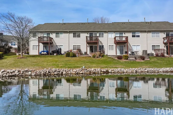 $300,000 | 1167 North Oakwood Drive, Unit 323, Fox Lake, IL 60020