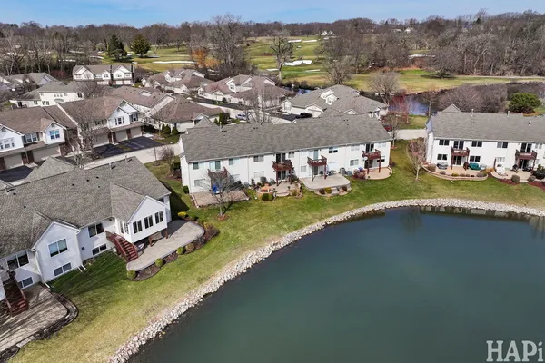 $300,000 | 1167 North Oakwood Drive, Unit 323, Fox Lake, IL 60020