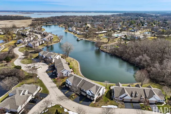 $300,000 | 1167 North Oakwood Drive, Unit 323, Fox Lake, IL 60020