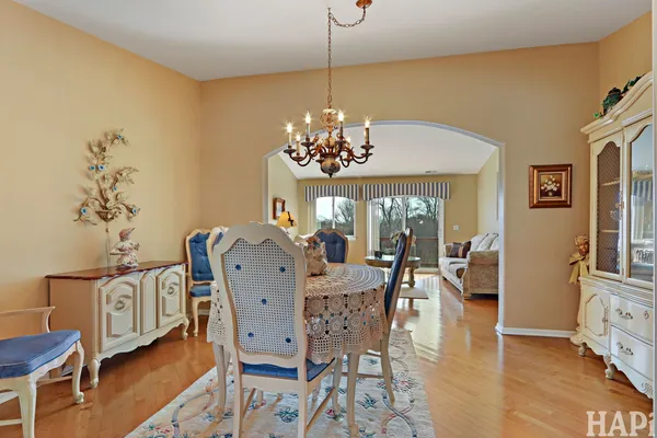 $300,000 | 1167 North Oakwood Drive, Unit 323, Fox Lake, IL 60020