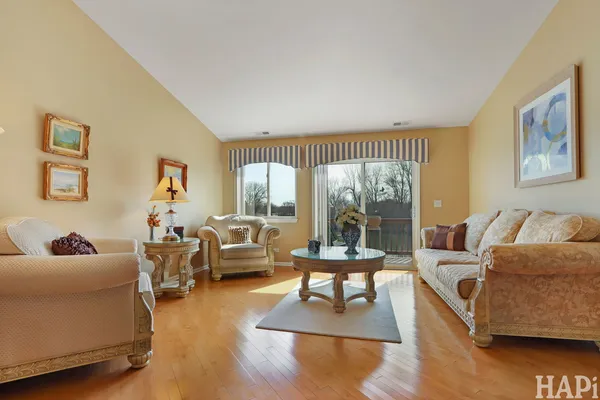 $300,000 | 1167 North Oakwood Drive, Unit 323, Fox Lake, IL 60020