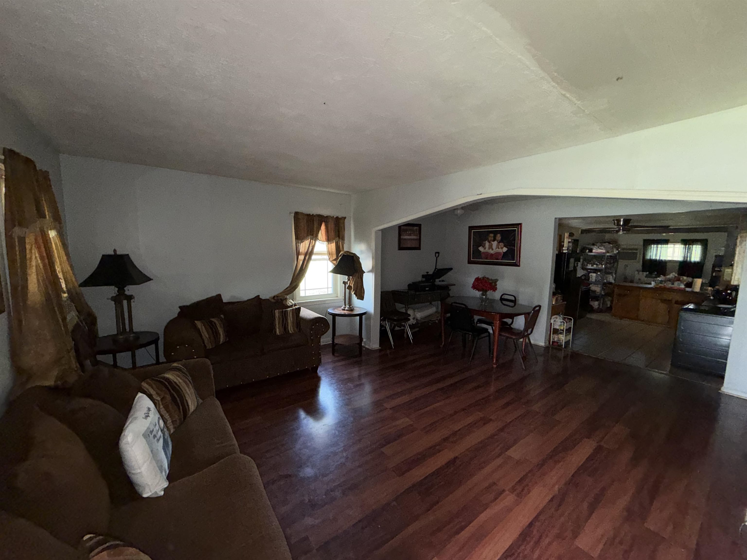 3158 Ford Road Memphis, TN 38109 - Photo 6 of 22 a living room with furniture and a table