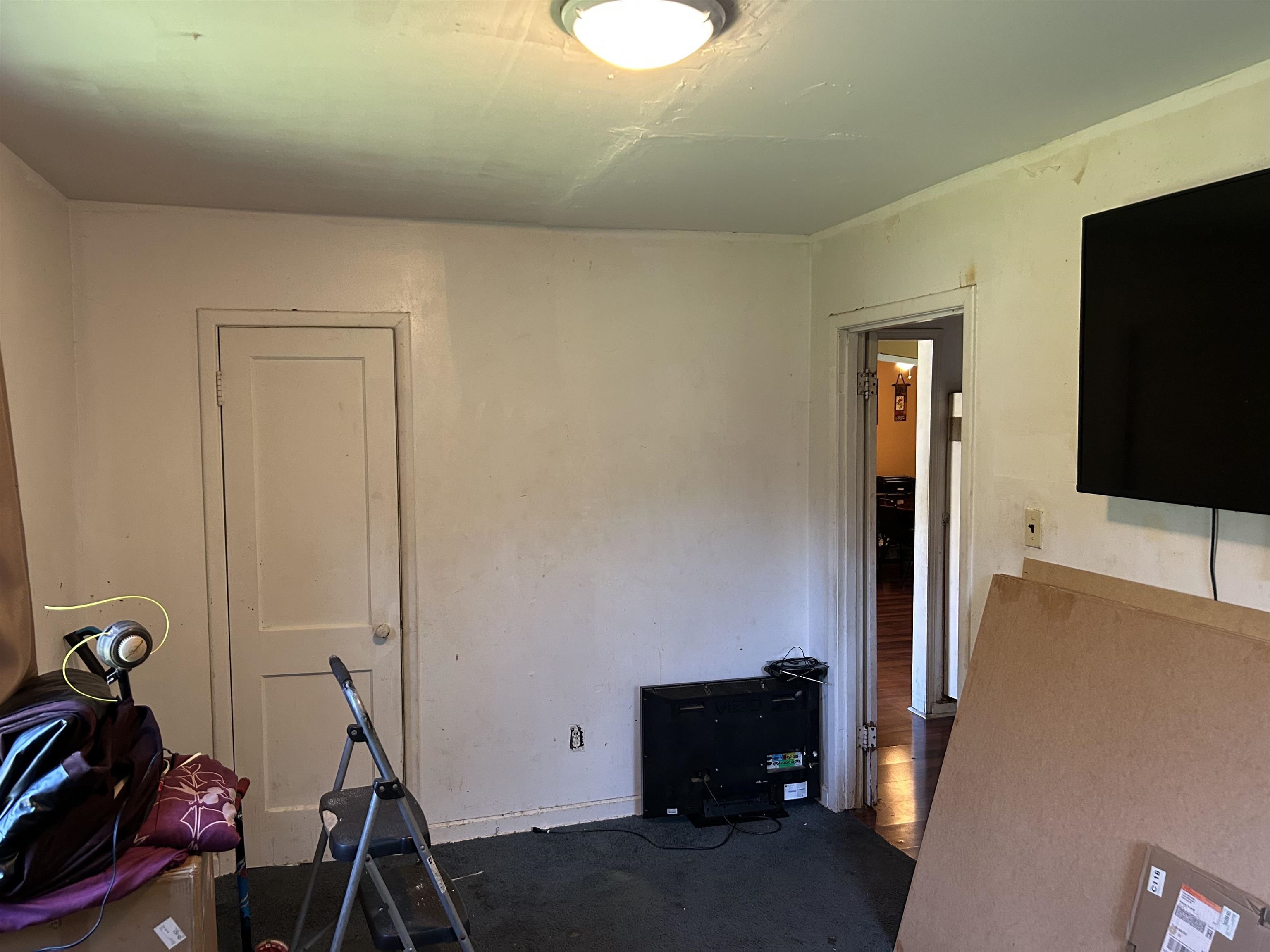 3158 Ford Road Memphis, TN 38109 - Photo 8 of 22 a view of a room with gym equipment