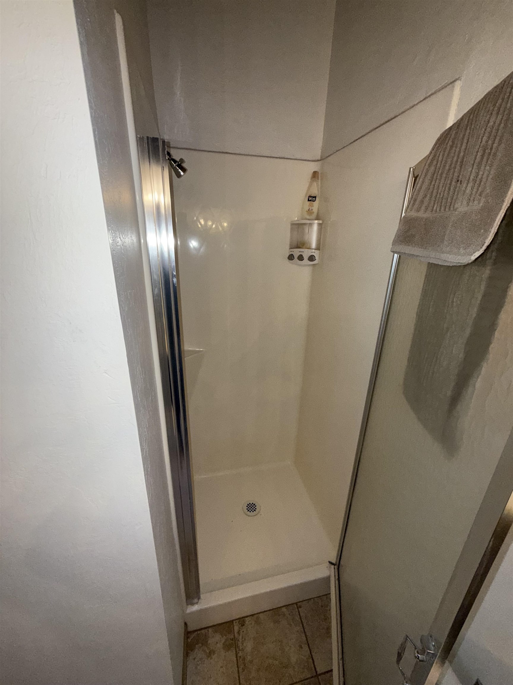 1001 Commonwealth Drive, Unit 97 Kings Beach, CA 96143 - Photo 22 of 28 a bathroom with a shower