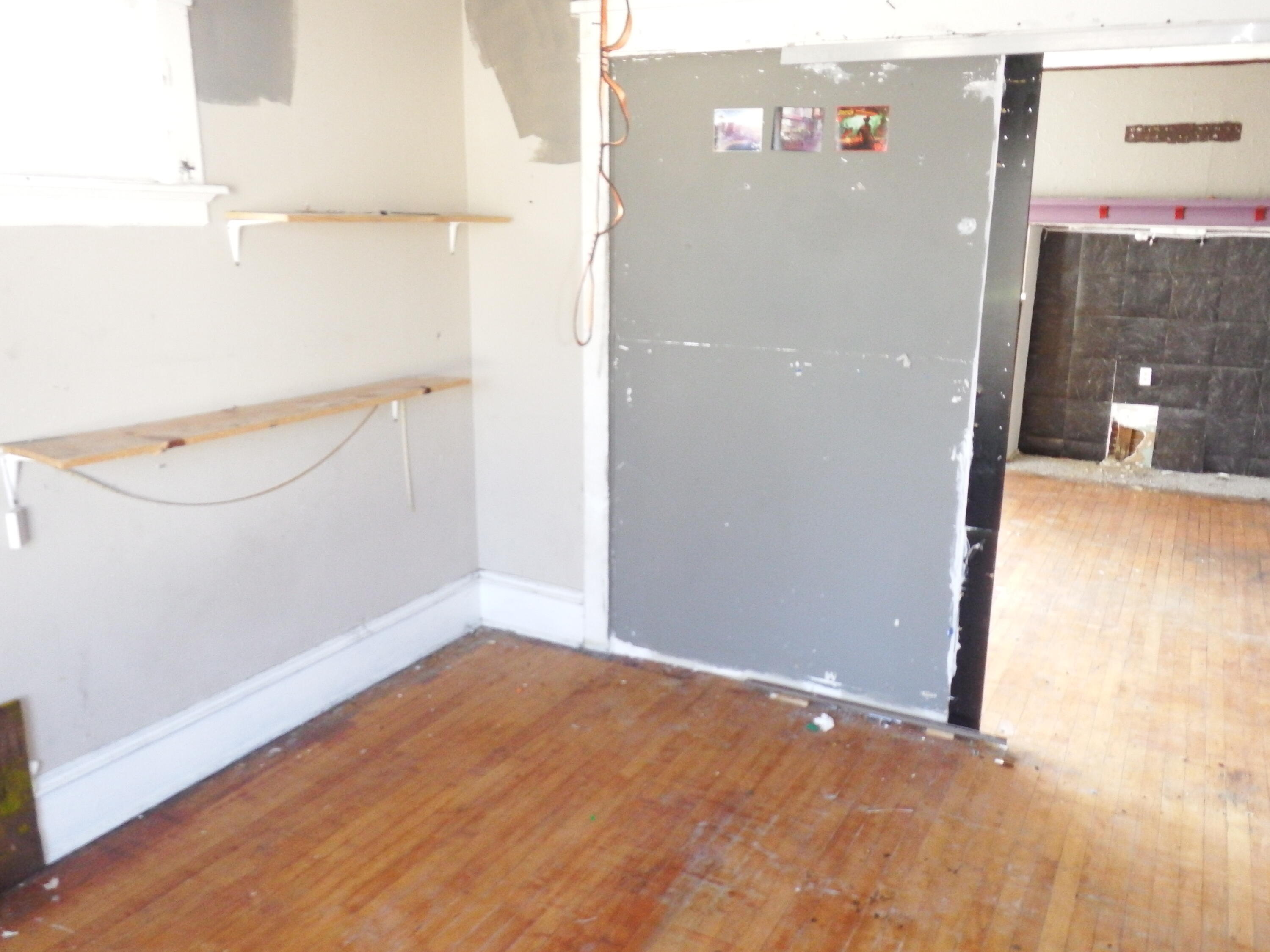 1105 West Keefe Avenue, Unit 1107 Milwaukee, WI 53206 - Photo 10 of 15 living room