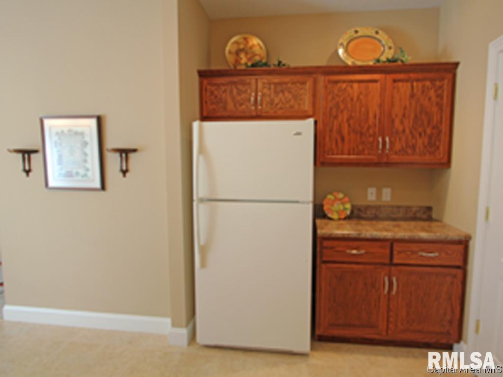 804 Colorado Court Springfield, IL 62711 - Photo 7 of 36