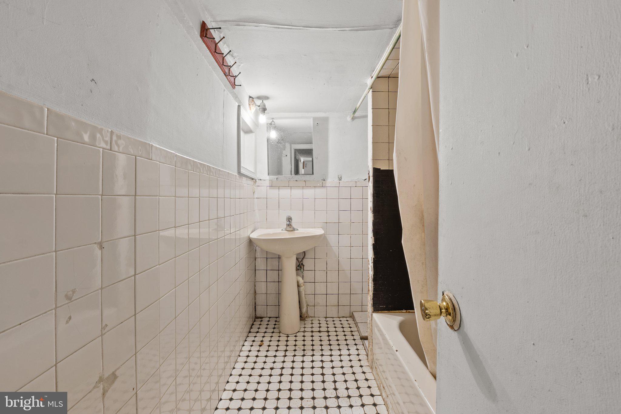 1524 6th Street Northwest Washington, DC 20001 - Photo 18 of 34