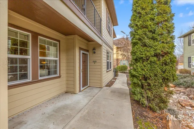 $385,000 | 1262 East Winding Creek Drive, Eagle, ID 83616