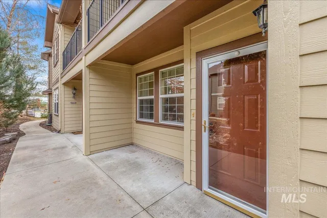 $385,000 | 1262 East Winding Creek Drive, Eagle, ID 83616