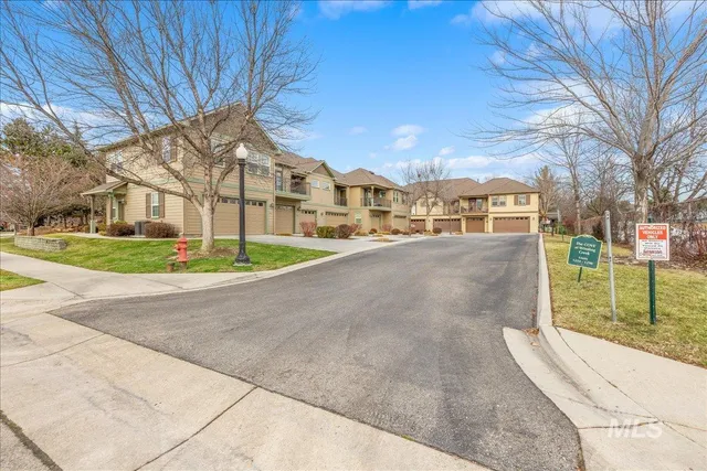 $385,000 | 1262 East Winding Creek Drive, Eagle, ID 83616