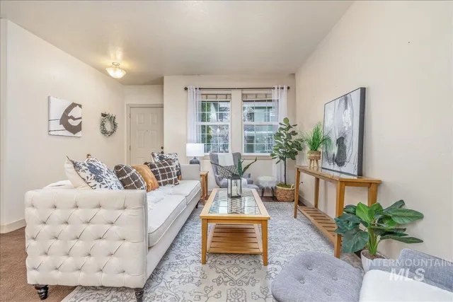 $385,000 | 1262 East Winding Creek Drive, Eagle, ID 83616