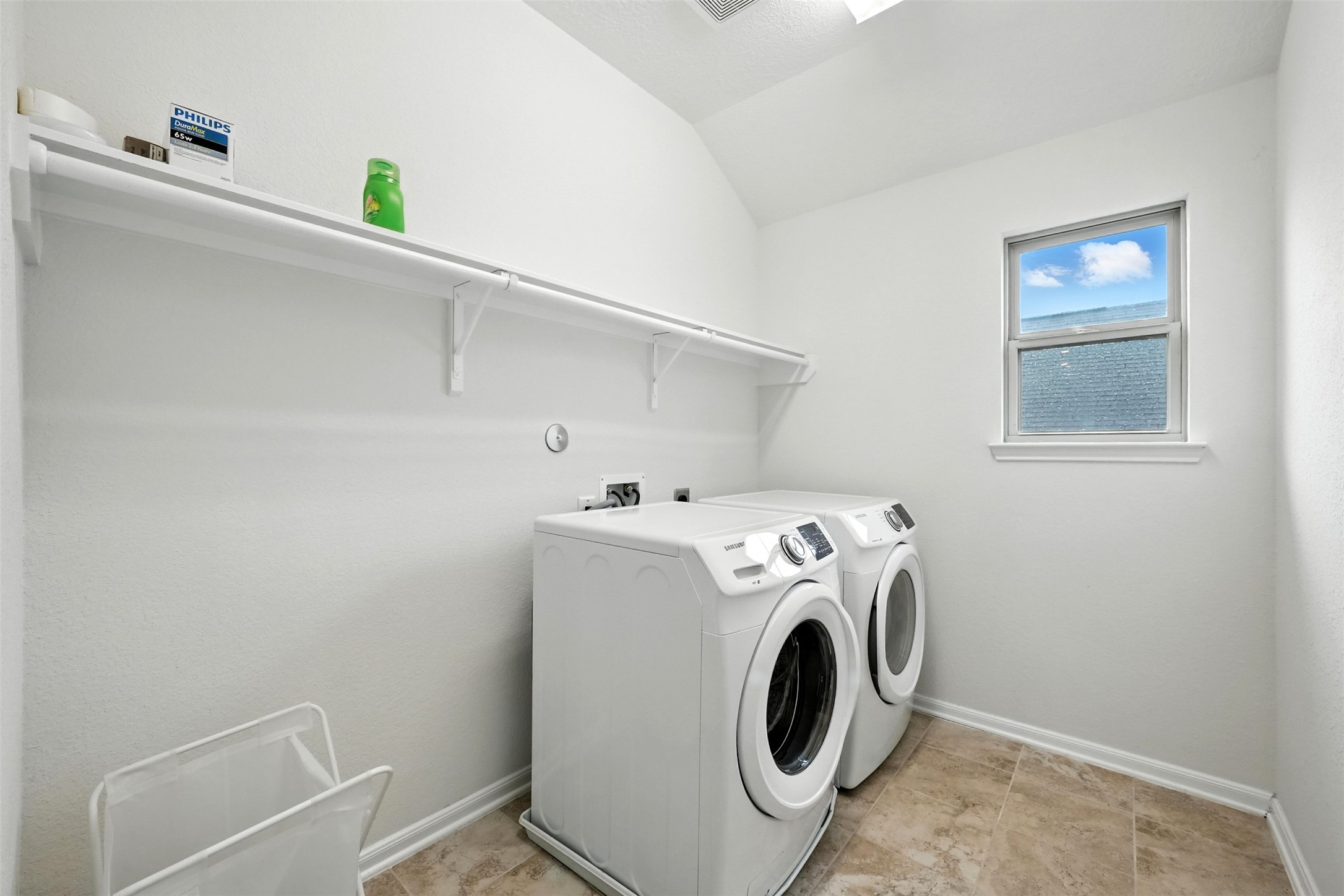 15410 Rosehill Summit Lane Houston, TX 77044 - Photo 21 of 30 a utility room with dryer and washer