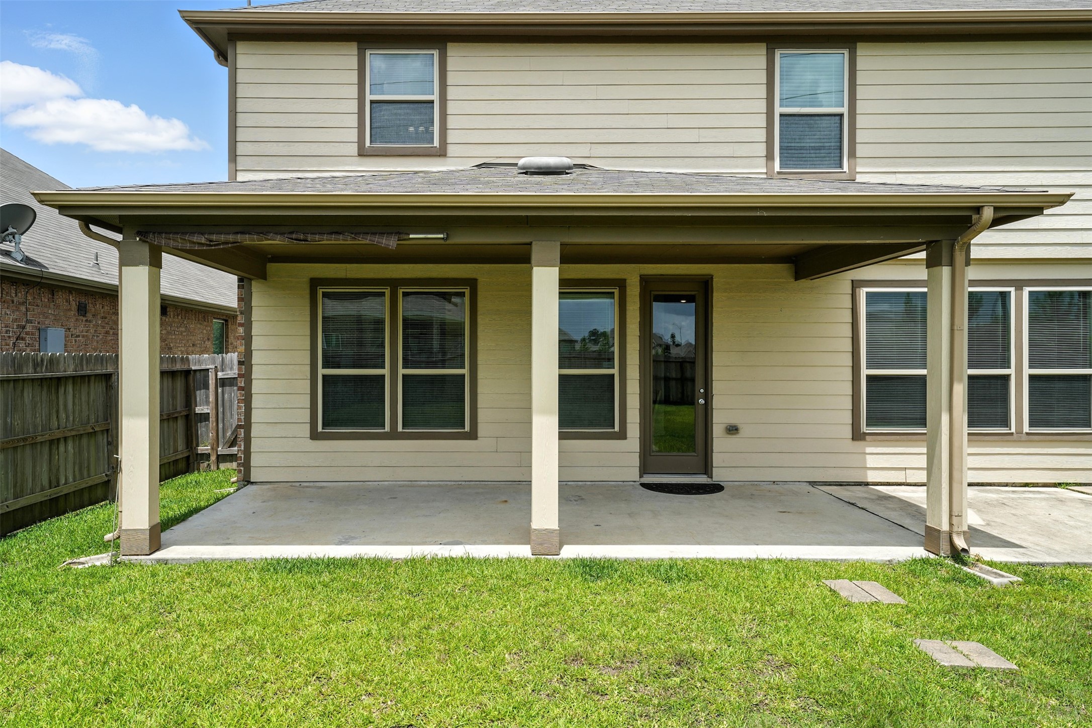15410 Rosehill Summit Lane Houston, TX 77044 - Photo 29 of 30 a view of a house with a large window