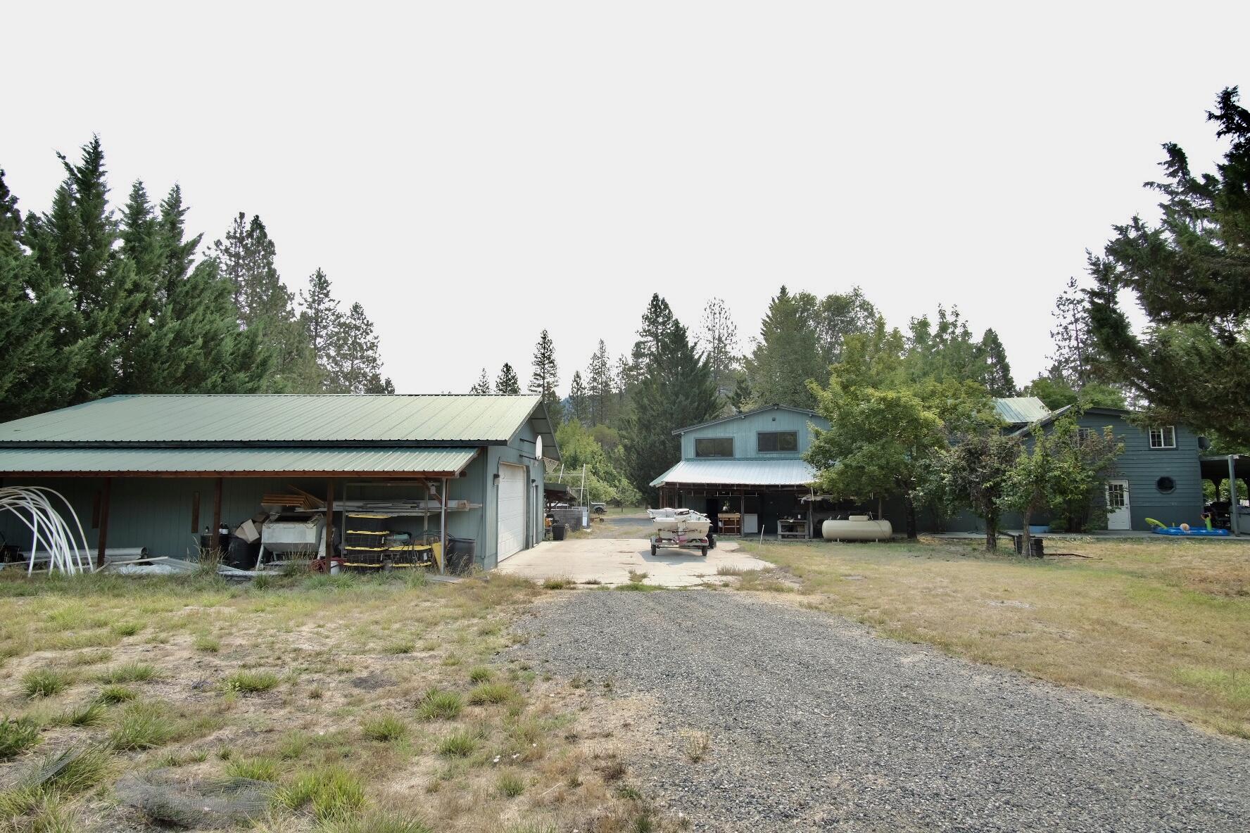 360 Stephen Way Williams, OR 97544 - Photo 8 of 22 shop far