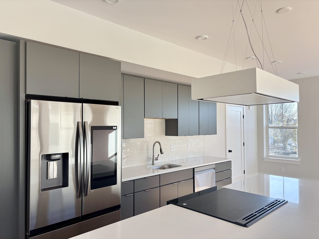 421 High Street, Unit TH308 Medford, MA 02155 - Photo 4 of 32