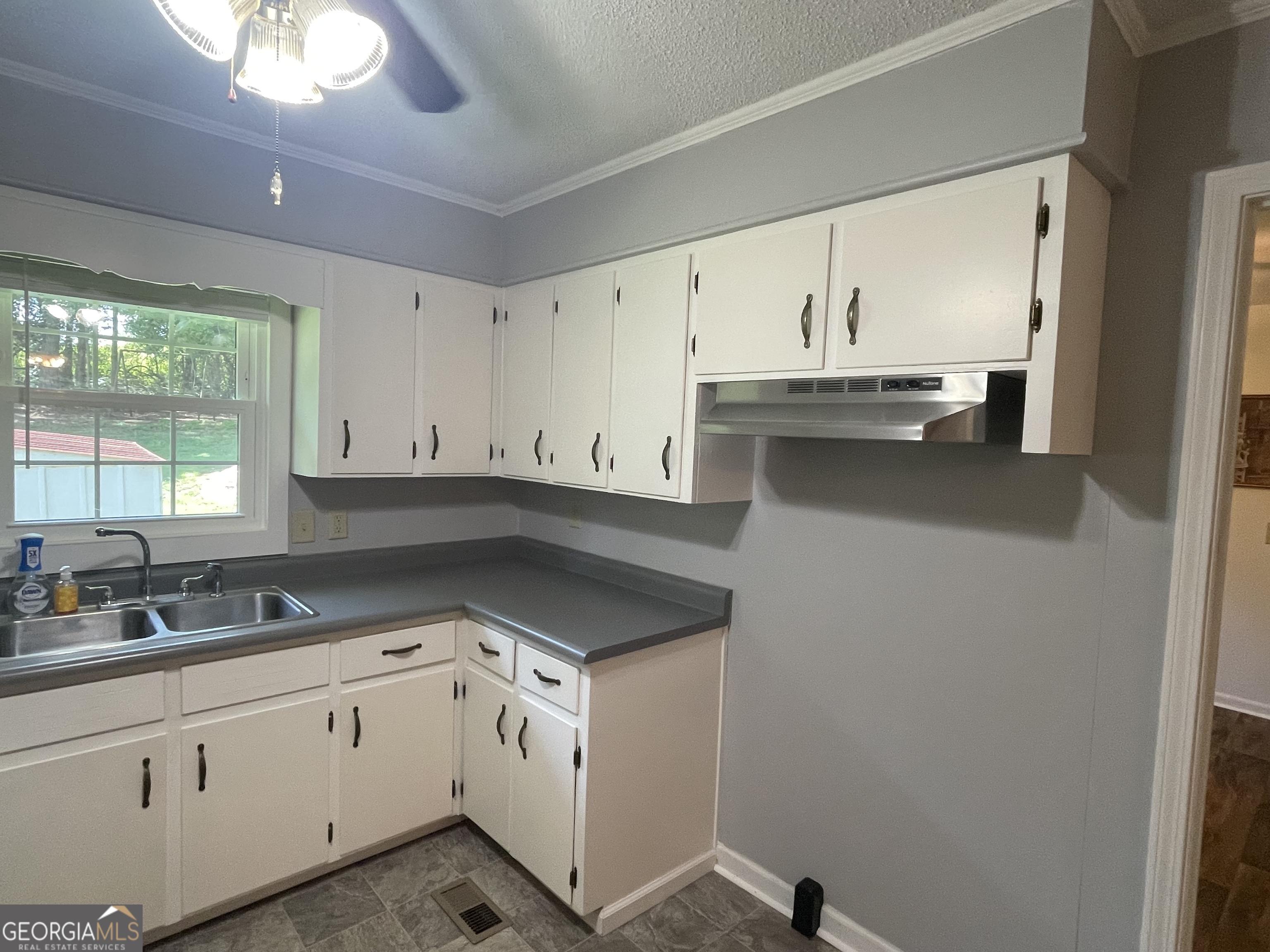 16067 Highway 59 Carnesville, GA 30521 - Photo 6 of 24