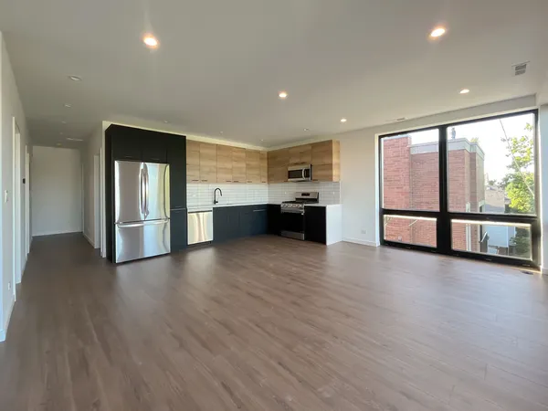 $6,300 | 3710 North Kenmore Avenue, Unit 4, Chicago, IL 60613
