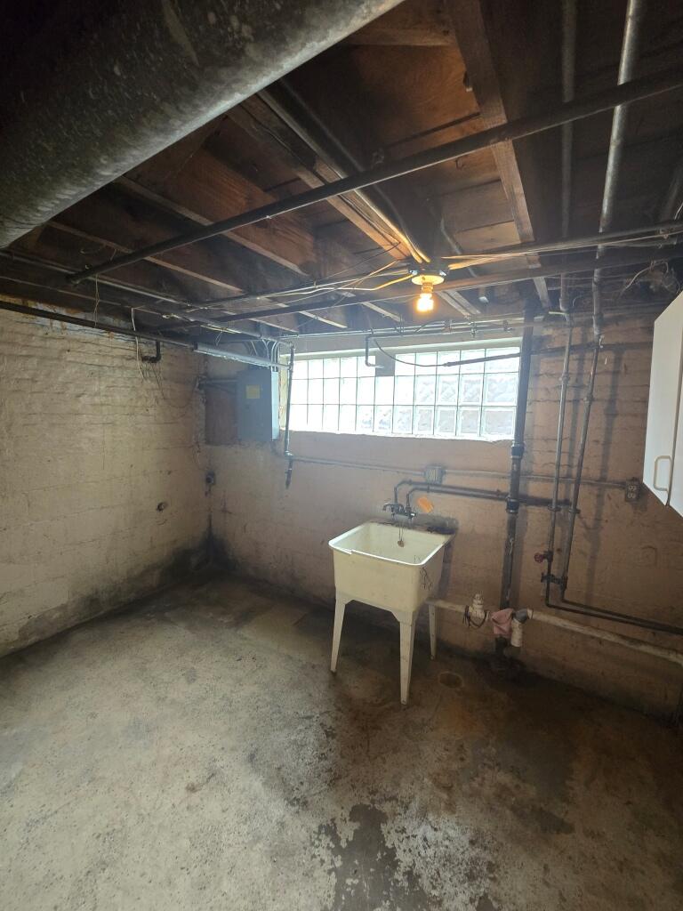 631 Johnson Street Gary, IN 46402 - Photo 35 of 40 768x1024