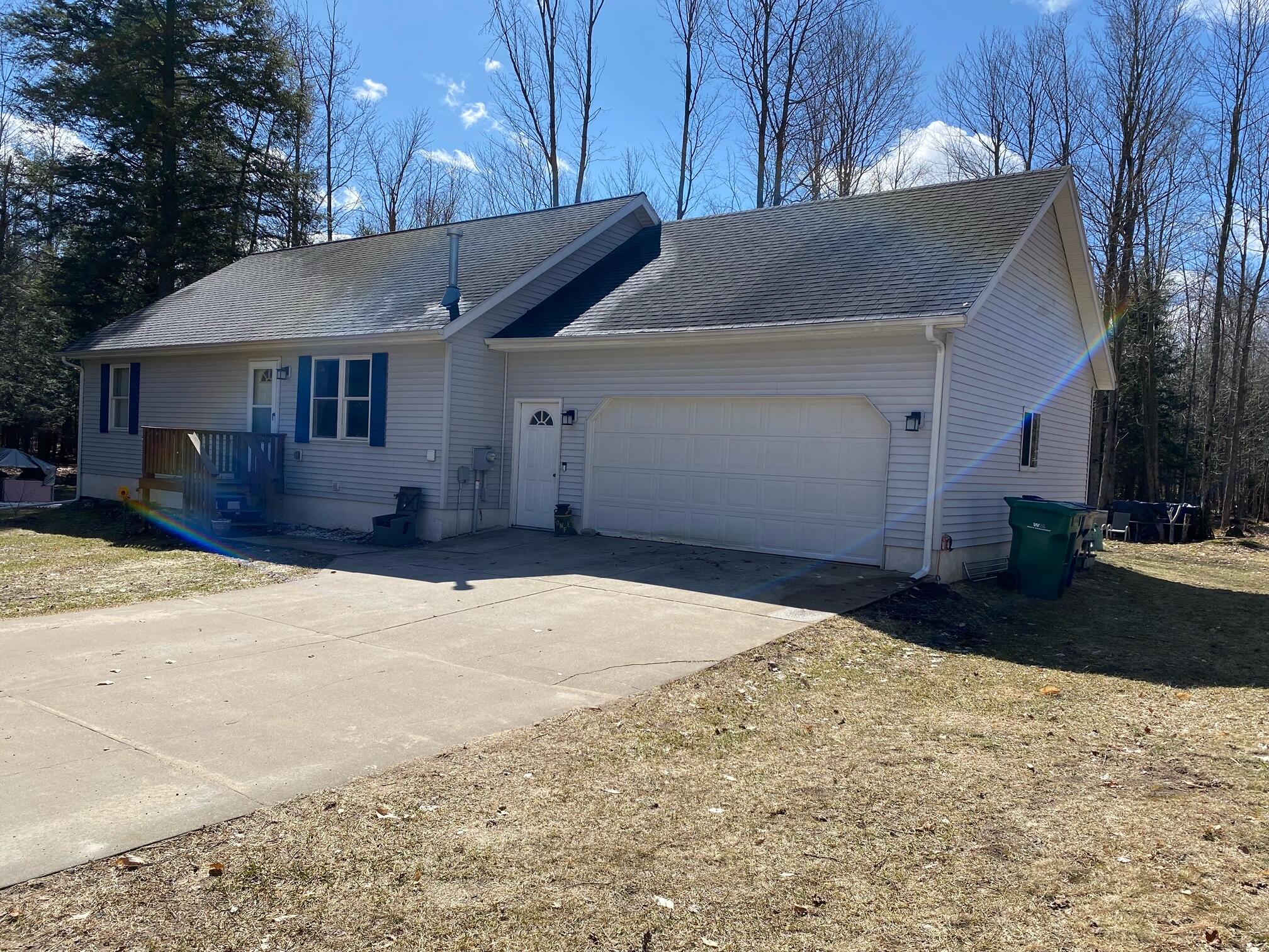 4810 East 28 Road Cadillac, MI 49601 - Photo 1 of 35 side view