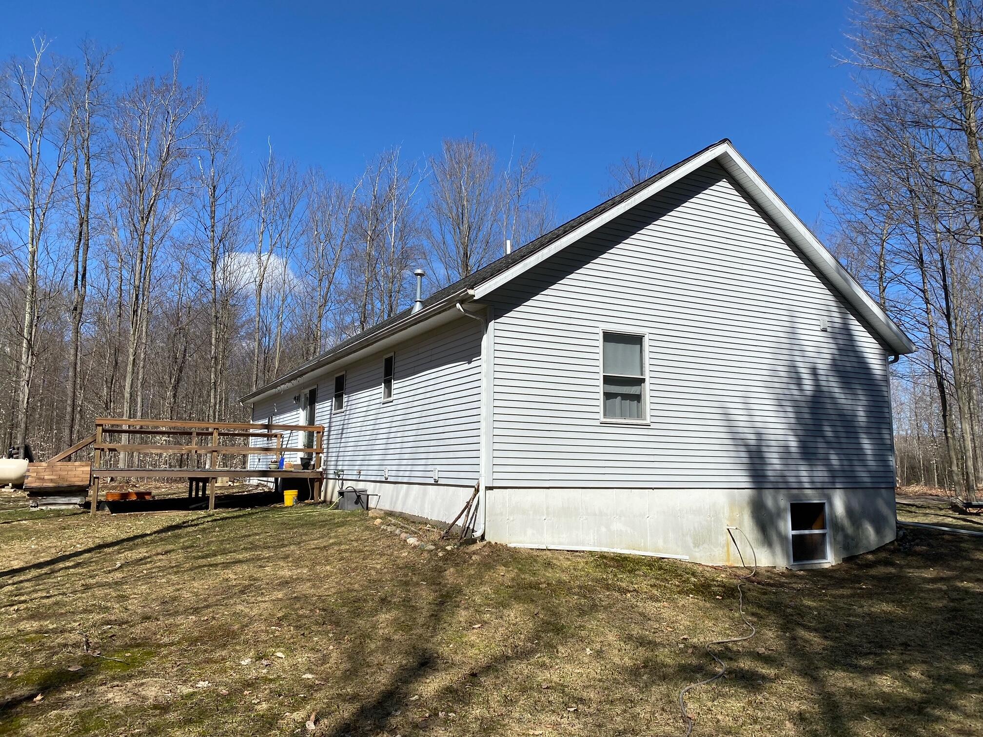 4810 East 28 Road Cadillac, MI 49601 - Photo 5 of 35 side 2
