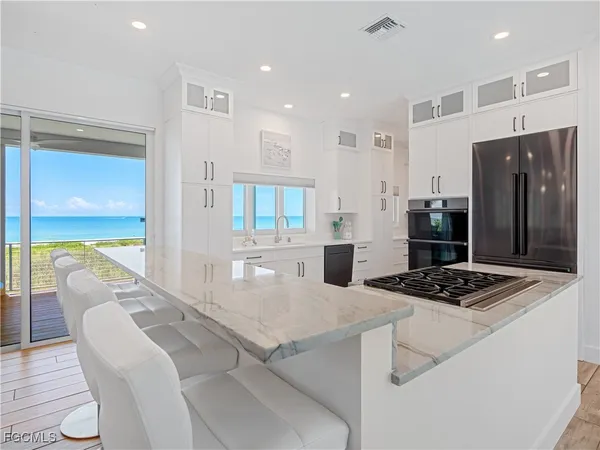 $6,600,000 | 16500 Captiva Drive, Captiva, FL 33924