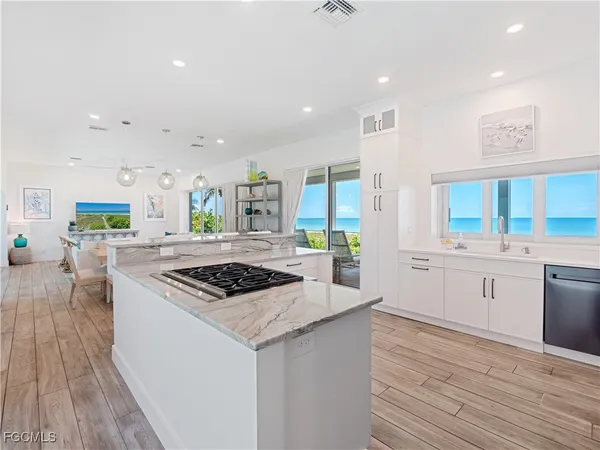 $6,600,000 | 16500 Captiva Drive, Captiva, FL 33924