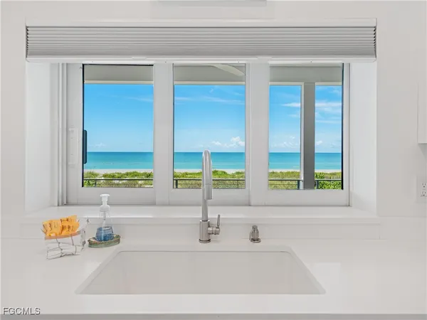 $6,600,000 | 16500 Captiva Drive, Captiva, FL 33924