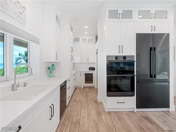 $6,600,000 | 16500 Captiva Drive, Captiva, FL 33924