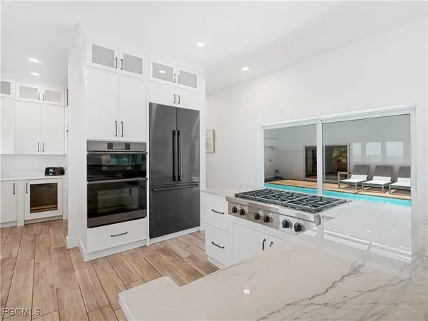 $6,600,000 | 16500 Captiva Drive, Captiva, FL 33924