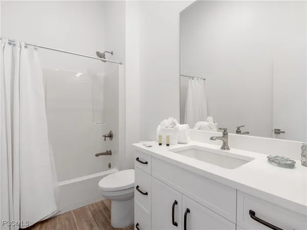 $6,600,000 | 16500 Captiva Drive, Captiva, FL 33924