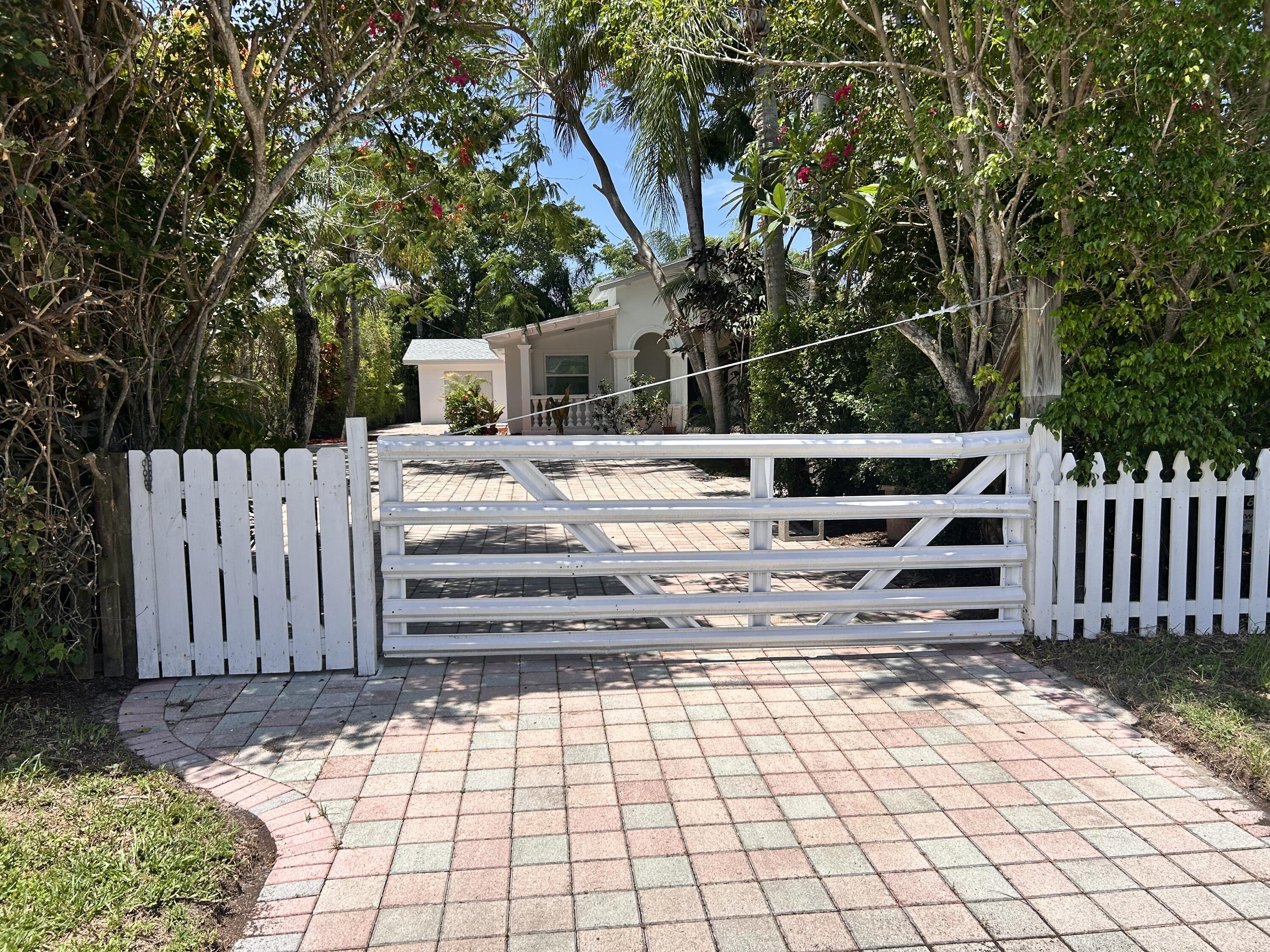 4793 Badger Road West Palm Beach, FL 33417 - Photo 2 of 45 IMG_5646