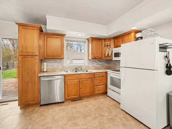 $209,900 | 2492 Wesley Avenue, Muskegon, MI 49442