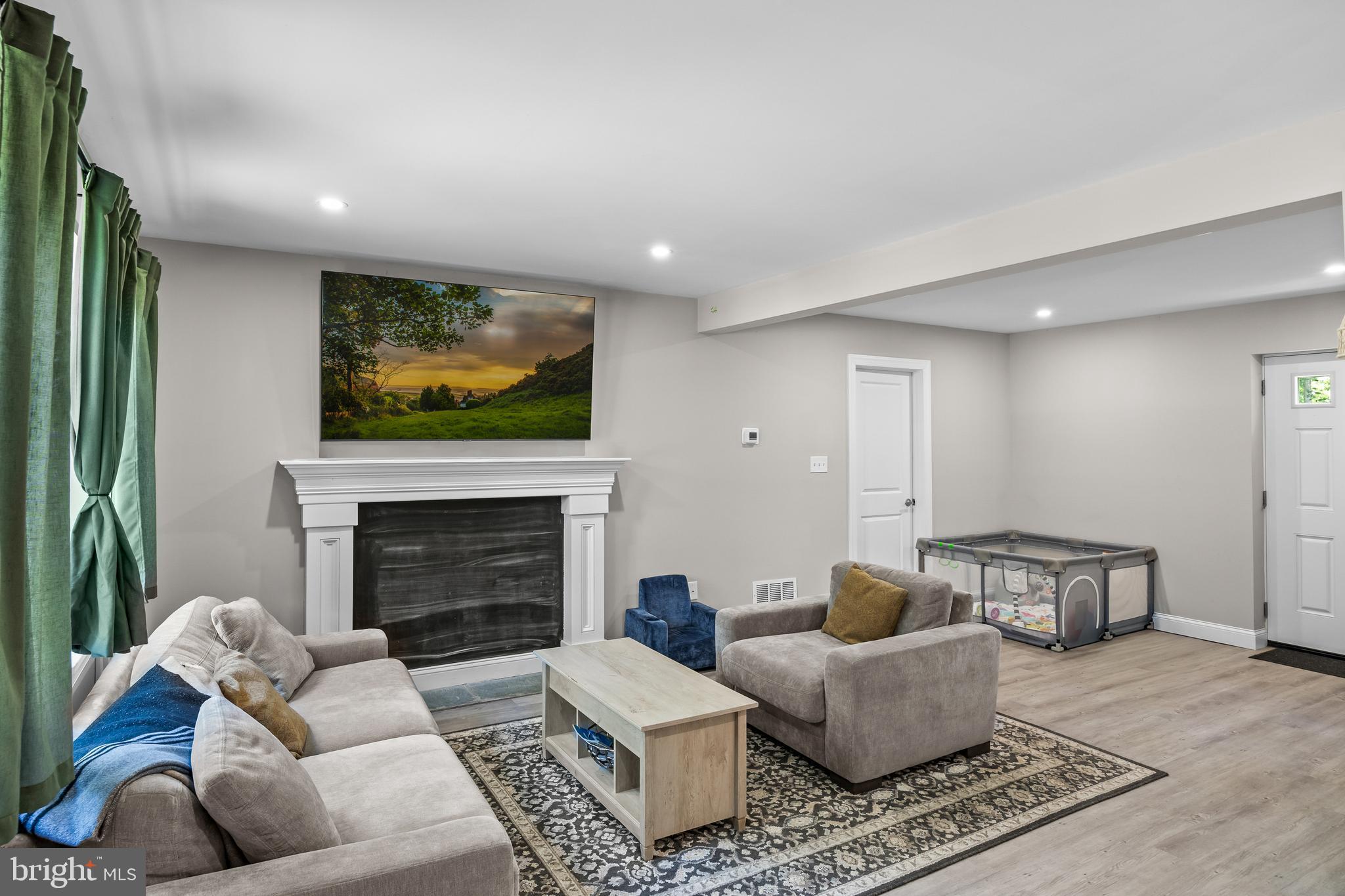 62 Higgins Avenue Clementon, NJ 08021 - Photo 5 of 30 Living Room