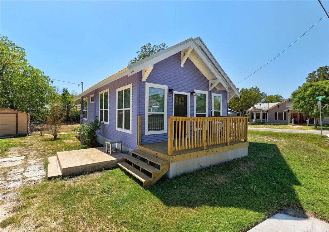 719 West 3rd Street Taylor, TX 76574 - Photo 2 of 31 Front