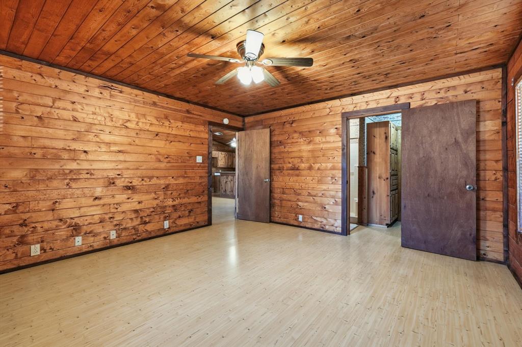 504 Windsor Lane Springtown, TX 76082 - Photo 24 of 40 a view of an empty room